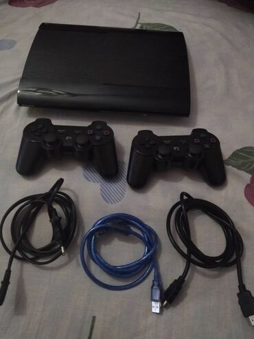 sony playstation 2: Playstation 3 satılır hec bir problemi yoxdur uzerinde kabelleri .2