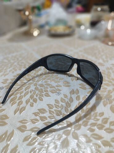 Eynəklər: Eynəklər 3 ceşit qalıb
Yalnız əlaqə saxlanilsin — 6