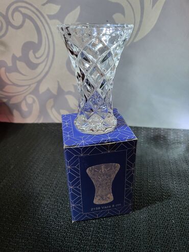 Vaze i saksije: Vaza, Novo — 2