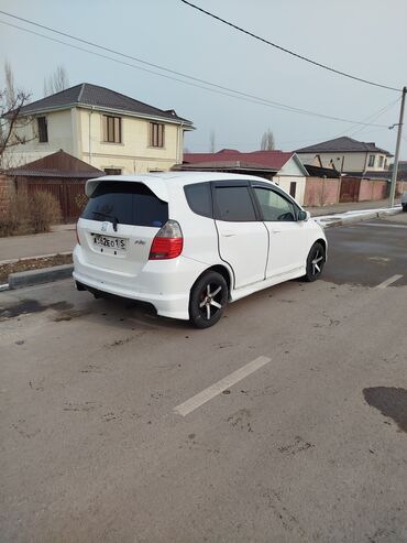 Honda: Honda Fit: 2005 г., 1.3 л, Вариатор, Бензин, Хэтчбэк