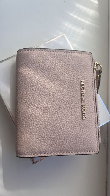 сумка и кошелек: Карманный кошелек Michael Kors, нежно-розовый, есть коробка at lalafo.kg сумка и кошелек: Карманный кошелек Michael Kors, нежно-розовый, есть коробка