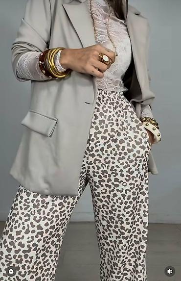 Pantalone: Ženske široke pantalone sa leopard printom - Kroj: široke nogavice — 3