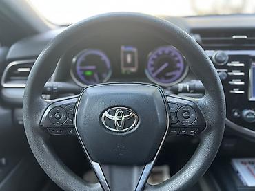 места: Toyota Camry: 2020 г., 2.5 л, Автомат, Гибрид, Седан — 8