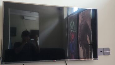 led tv: Televizor satılır 600 azn 128 ekran led smart internetli unvan 9 mkr