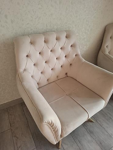 kreslosu: 2 ədəd özel yapım kreslo – krem rəng - Material: məxməri/parça örtük — 3