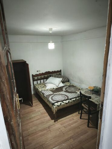 Yataq otağı dəstləri: Təknəfərlik çarpayı, Dolab
