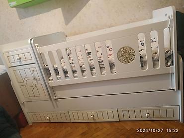 transformer: Oğlan və qız üçün, İşlənmiş, Dördbucaq, Beşik, Dəstsiz, Matras ilə, Yellənmə mexanizmi ilə — 2