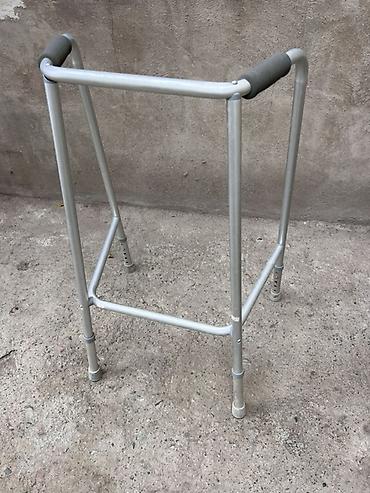 Ходуноктор, балдактар, таяктар, роллаторлор: Ходунки для взрослых/пожилых - Конструкция: устойчивая рама из — 4