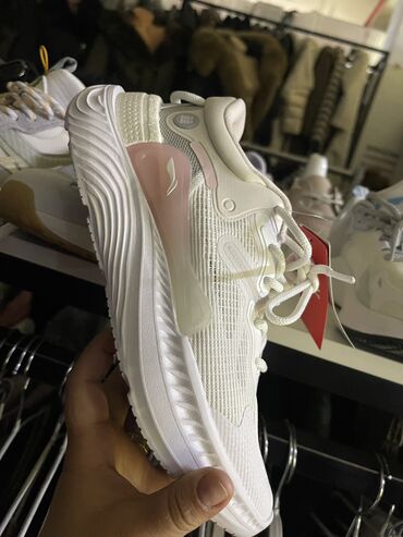 Women's Sneakers and athletic shoes: Кроссовки lining оригиналы 36размера (2 модели) 3500 каждая 1) — 9