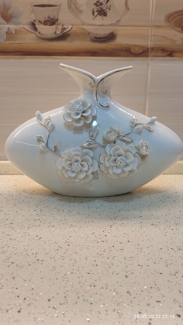 saxsi gul qablari: Bir vaza, Keramika