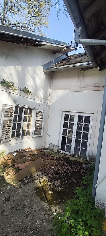 Objekti: Kuća sa pomoćnim objektima – ma koju je potrebno hitno renoviranje — 3