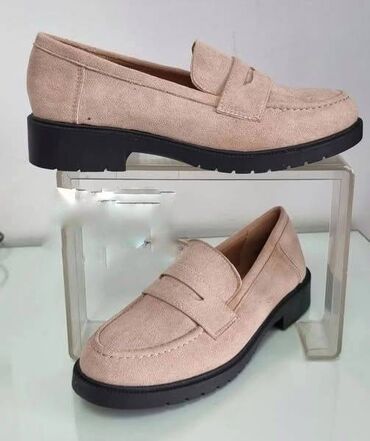 louboutin cipele: 05. B. cipele 
36-41
3100 din