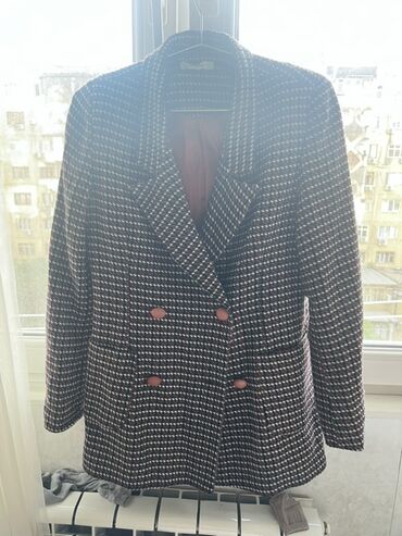 Şortlar: Qadın tweed tərzli blazer - Rəng və naxış: tünd mavi, qırmızı və ağ