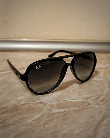 şəffaf eynəklər: Gün eynəyi, Ray-Ban, İşlənmiş