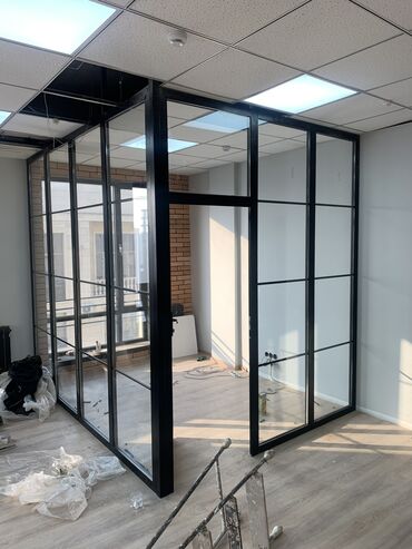 Алюминиевые окна на заказ: Перегородка Алюминиевый перегородка Цельно стеклянные Перегородки из — 22