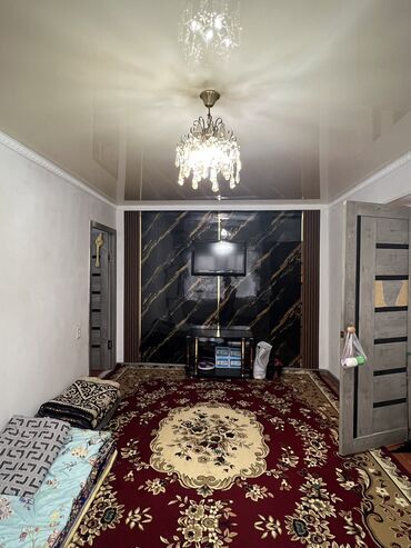 продаю квартиру 22000: 2 комнаты, 1234 м², 2 этаж, Евроремонт