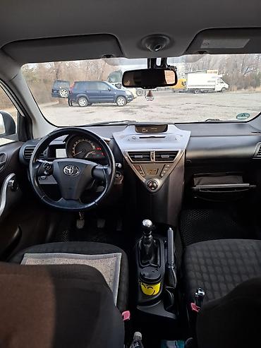 Toyota: Toyota iQ: 2009 г., 1.4 л, Механика, Бензин, Хэтчбэк — 9