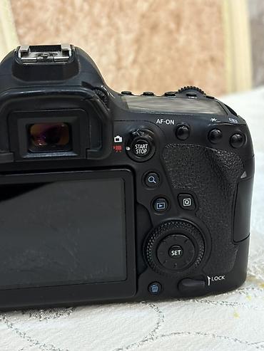 Fotokameralar: Xüsusiyyətləri Sensor: 26.2 MP tam-kadr CMOS. İşləyici “effective” — 10