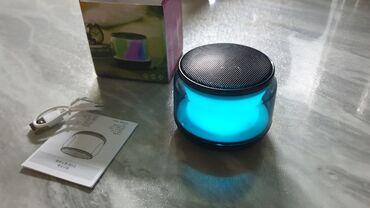 редми нот 9 с: Продаю новый! меняет цвета есть радио флешка, аукс разьем для флешки