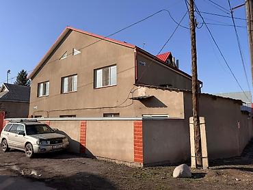 Продажа коттеджей и домов: Продается капитальный двухэтажный дом в городе Кара-Балта, ул. Ленина — 1