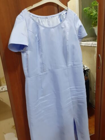 Acig fiolet reng paltar ölcü : 44 46 48 giymet 15 man. Eyinde