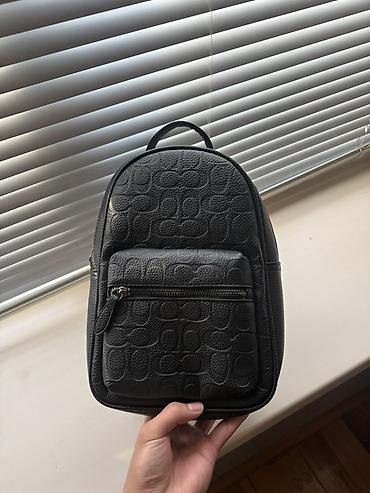 Рюкзаки: Сумка Coach Компактная барсетка из черной фактурной кожи с тисненным — 2