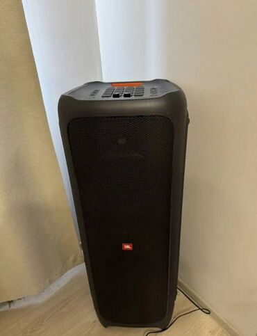 домашний караоке: Колонка JBL PartyBox 1000 Колонка в отличном состоянии, включалась