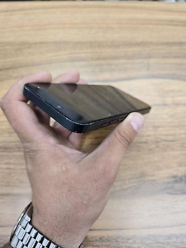 ayfon telfon: IPhone 13, Qara — 3