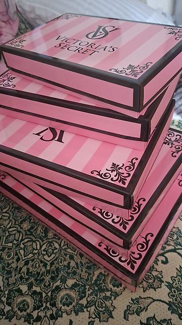 Товары для праздников: Victoria’s Secret hədiyyə qutuları - Brend: Victoria’s Secret - Rəng — 1