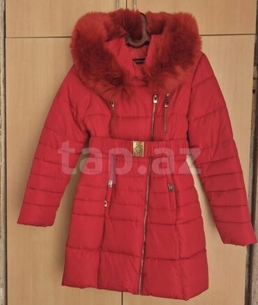 женская новая куртка: Qadın üçün qırmızı qış plaşı/palto - Parlaq qırmızı rəngdə, qış üçün