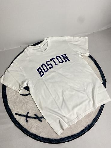 обувь drop: Футболка “BOSTON” - Унисекс, классический крой с круглым вырезом - — 5