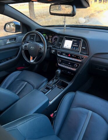 Hyundai: Hyundai Sonata: 2018 г., 2 л, Автомат, Гибрид, Седан — 11