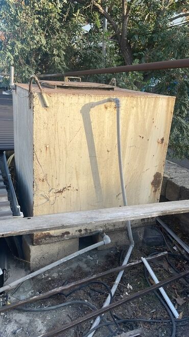 generator dizel: Metal Su çəni 1 tonluqdur. Üstündə kranı da var❗️ - Material: qalın
