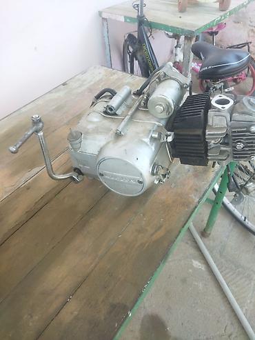 двигатель на велосипед: Moped/motosiklet üçün benzin mühərriki və ötürücü blok 125 kub - Tip — 2
