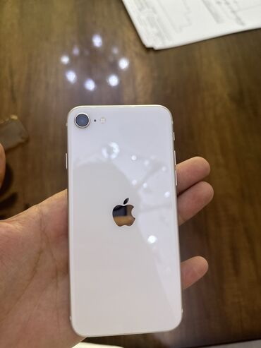 Apple iPhone: IPhone SE 2022, Новый, 128 ГБ, Белый, Защитное стекло, Чехол, Кабель