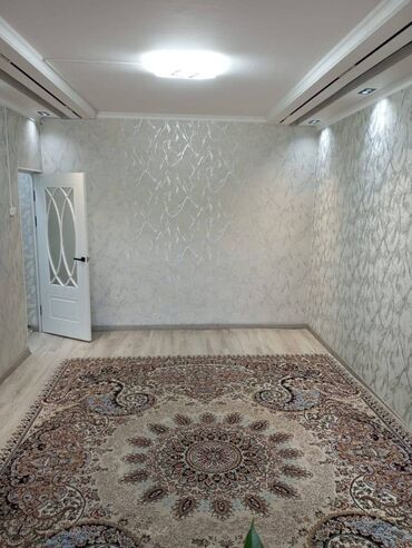 дом в центре бишкек: 1 бөлмө, 42 кв. м, 105-серия, 1 кабат, Евроремонт