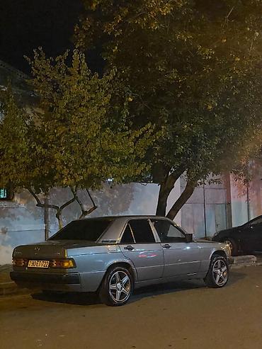 mercedes 190 stop: Mercedes-Benz 190E (W201) sedan - Kuzov: 4 qapılı sedan, metalik boz — 3