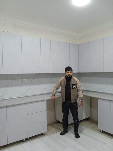 kuxna mebel rengleri: Sifarişlə mətbəx dəsti, Özü çəkən petlələr, Mat laminat, Kredit yoxdur, Pulsuz çatdırılma