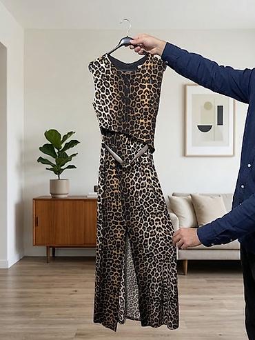 Leopar naxışlı qadın kombinezonu - Model: qolsuz, yuxarı hissəsi kruq