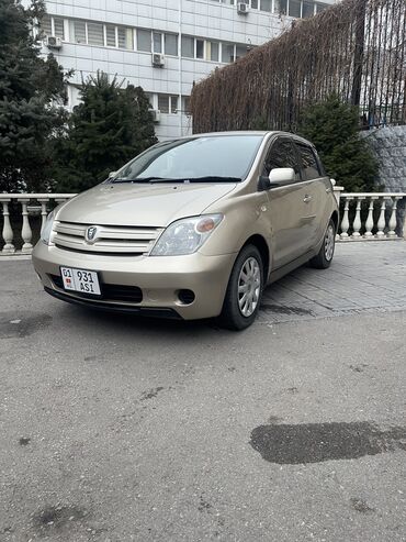 Toyota: Toyota ist: 2003 г., 1.3 л, Автомат, Бензин, Хэтчбэк