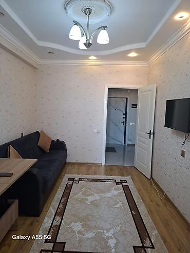Kirayə otaqlar: 1 otaqlı mənzil – zal/yaşayış otağı Xüsusiyyətlər: - İşıqlı, yığcam — 4