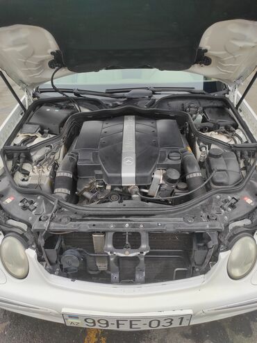 Mercedes-Benz: Mercedes-Benz E 240: 2.6 l | 2003 il Sedan — 10