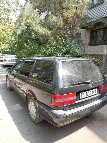 каропка пассат б5: Автомобиль Volkswagen Passat B4 Variant черного цвета, с кузовом