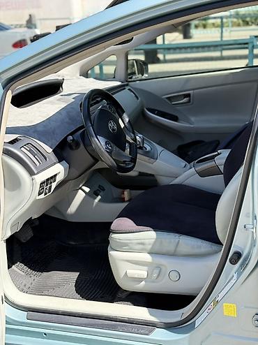 corolla 2016: Toyota Prius: 2012 г., 1.8 л, Вариатор, Гибрид, Хэтчбэк — 6