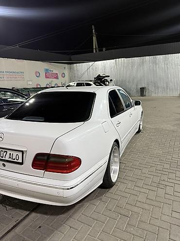 обмен на квартиры: Mercedes-Benz E-Class: 2001 г., Седан — 2