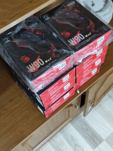 muske majice miki maus: Bloody w90 max + makros