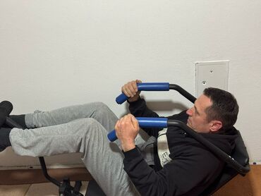 Ostale sprave za vežbanje: Sprava za treniranje trbušnjaka ( metalna konstrukcija obložena eko — 12