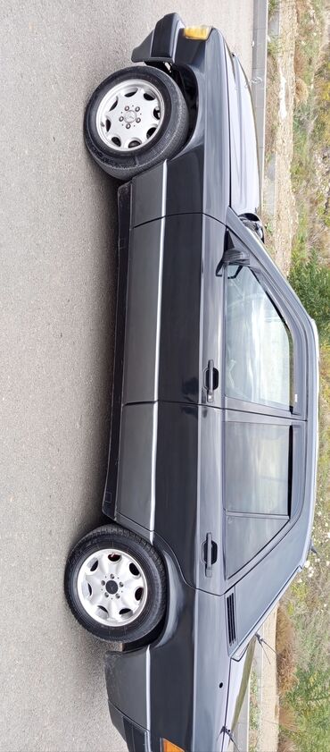 Mercedes-Benz: Mercedes-Benz 190 (W201): 1.8 l | 1991 il Sedan — 2