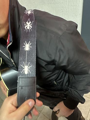 Гитары: Акустическая гитара 6‑струнная, корпус дредноут с вырезом (cutaway). - — 9