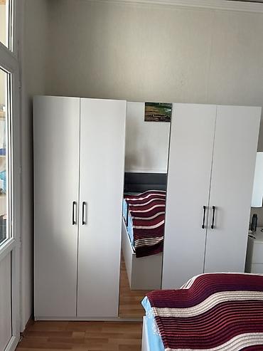 Dolablar: Ağ rəngdə 3 qapılı geyim şkafı - Material: laminat/MDFlam, ağ rəng - — 10